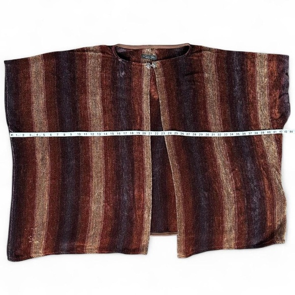 Handwoven brown chenille wrap with armholes - Picture 4 of 6